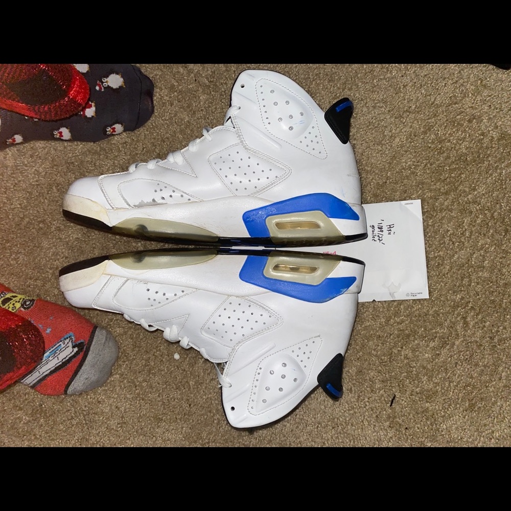 Sports blue Jordan 6